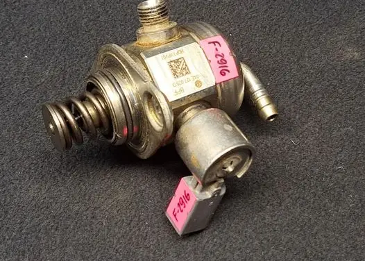Volkswagen Tiguan Fuel injection high pressure pump 04E127025D
