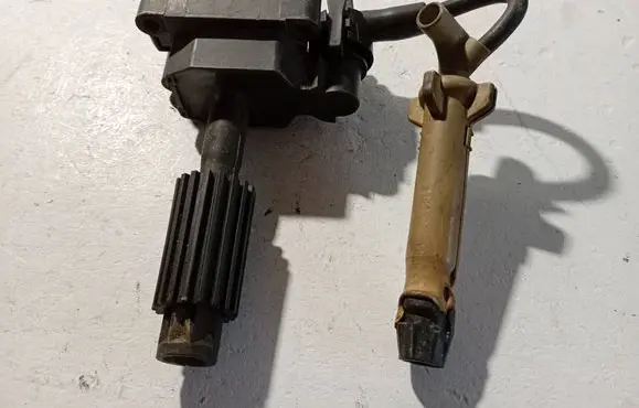 Ford Scorpio High voltage ignition coil 1821385
