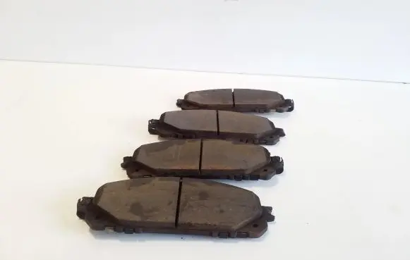 Jeep Cherokee Brake pads (front) 