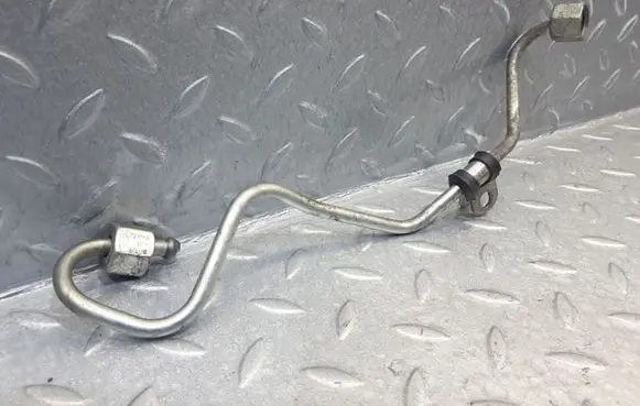 Skoda Fabia Mk3 (NJ) Fuel line pipe 04B321H