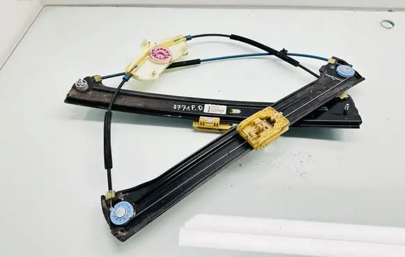 Volkswagen Touran III Front window lifting mechanism without motor 5TA837462a 36237000A