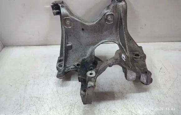 Audi A4 S4 B9 Engine mounting bracket 8W0399296