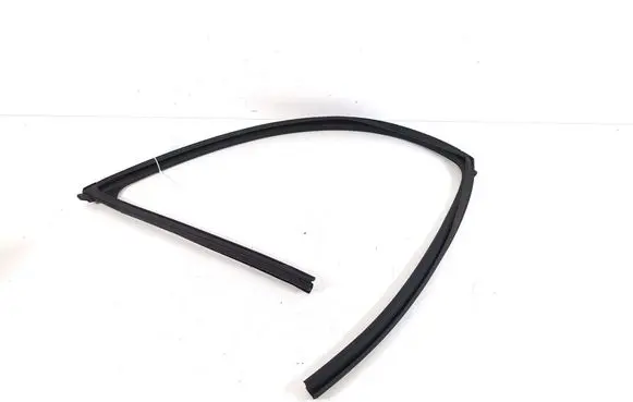 Mitsubishi Outlander Other front door trim element 5705A606