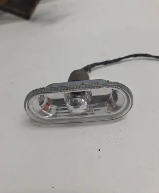 Volkswagen Transporter - Caravelle T5 Front fender indicator light