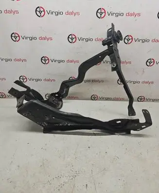 Mercedes-Benz C W204 Headlight/headlamp mounting bracket 201620590