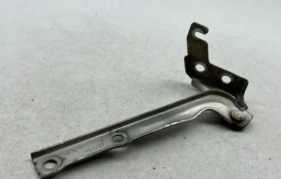 Volkswagen Tiguan Engine bonnet/hood hinges 5N0823301A