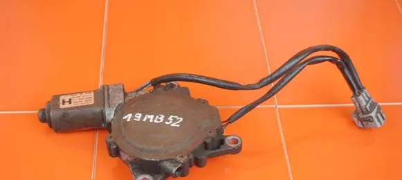Suzuki Grand Vitara II Other gearbox part 332516EU0A 19MB52