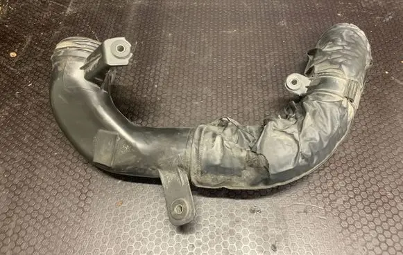 Hyundai Santa Fe Air intake duct part 282122B100