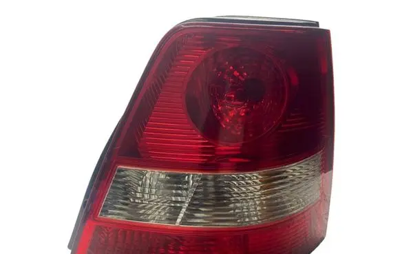 KIA Sorento Rear/tail lights E138362 8362