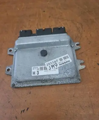 Nissan Juke I F15 Engine control unit/module MEC940040 205567