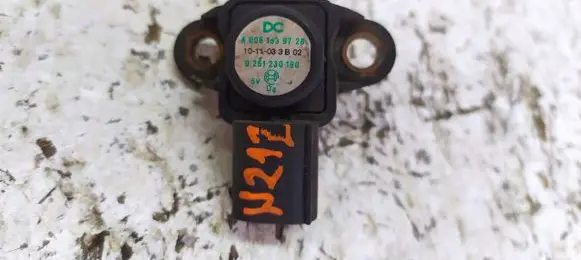 Mercedes-Benz E W212 Air pressure sensor A0061639728