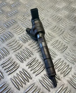 BMW 3 F30 F35 F31 Fuel injector 7810702 0445110596