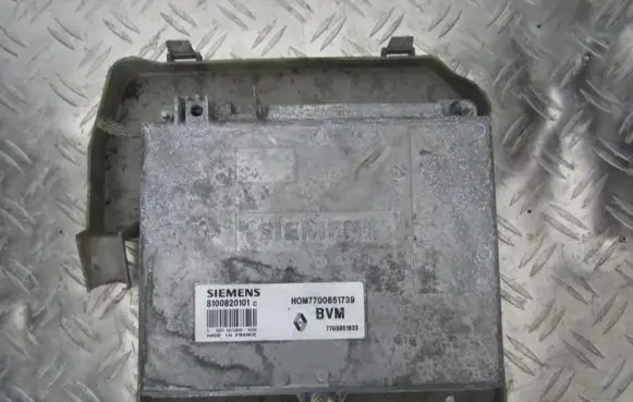 Renault Espace II Engine control unit/module s100820101c h0m7700851739