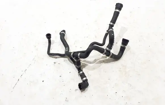 Engine coolant pipe/hose