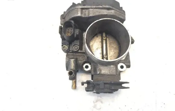 Volkswagen Golf IV Throttle valve 06A133064H