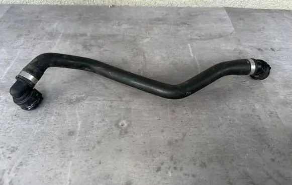 Mercedes-Benz E W213 Engine coolant pipe/hose A2135014782