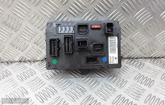 Citroen C6 Fuse module 9656148180