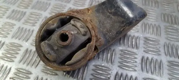 Mazda 626 Engine mount bracket ga2h39040