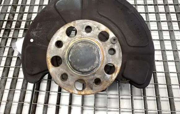 Mercedes-Benz E W212 Front wheel hub spindle knuckle