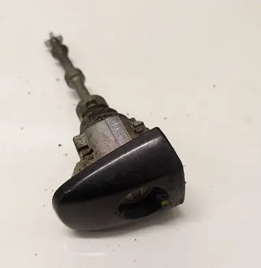 Toyota Avensis T270 Front door lock (next to the handle) 5033712