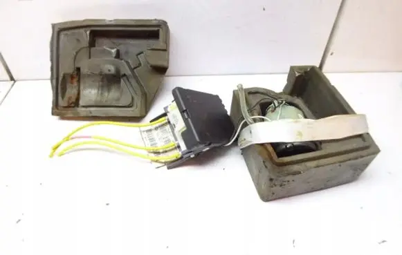 Mercedes-Benz A W168 Central locking vacuum pump A1688000248