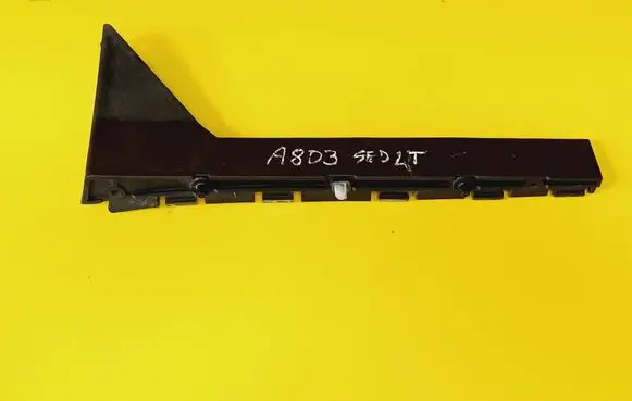 Rear bumper mounting bracket