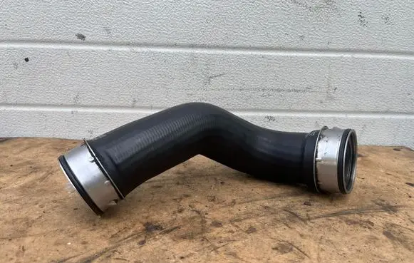 Mercedes-Benz S W220 Intercooler hose/pipe A2205280582