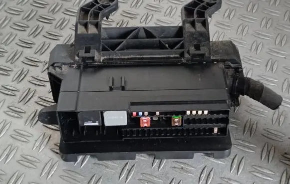 Volvo V40 Fuse module