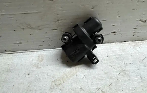 Volvo XC90 Glove box lock 31442895