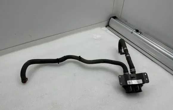 Tesla Model X Engine coolant pipe/hose 100311700H TA171P0010495