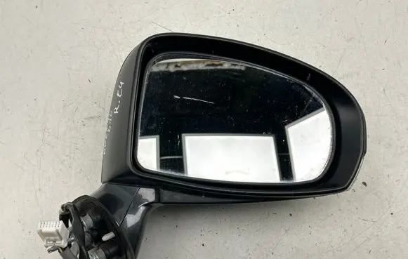 Toyota Avensis T270 Front door electric wing mirror E11026399 SKH7760 E11036399
