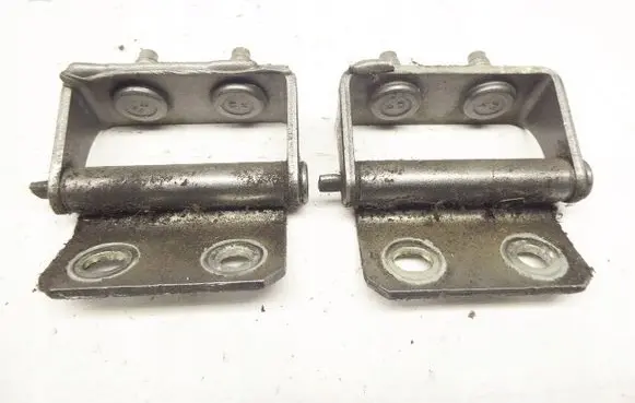 Nissan Qashqai+2 Tailgate/trunk/boot hinge