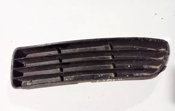 Audi A4 S4 B5 8D Front bumper lower grill 8d0807345b