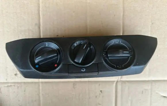 Volkswagen Polo Climate control unit 6Q0820045