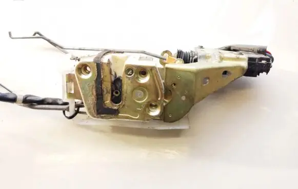 Mazda 323 F Front door lock