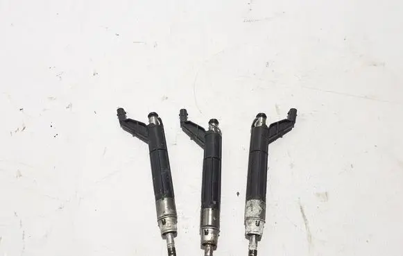 Audi Q7 4M Fuel injector 06M906036AE