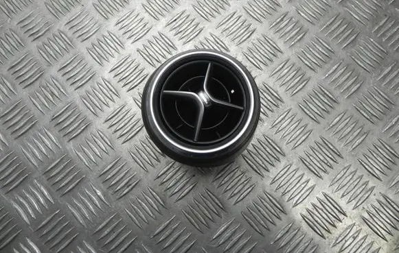 Rear air vent grill
