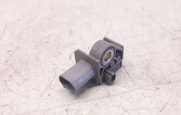 Mercedes-Benz C W204 Airbag deployment crash/impact sensor A2048201985 04896011AB 5WK43584
