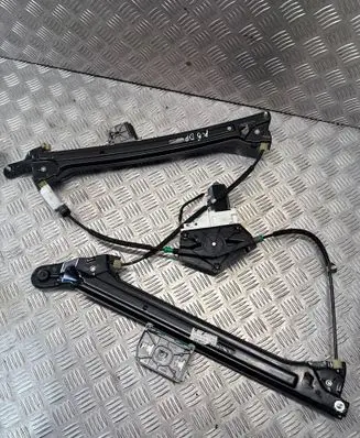 Audi A5 Sportback 8TA Front door electric window regulator 8T8837462