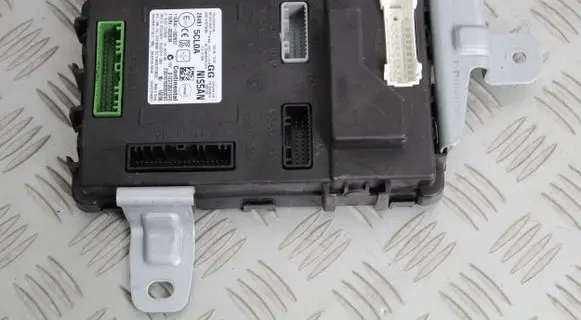 Infiniti Q60 BSM Control unit 284B15CL0A