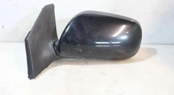 Toyota Avensis T250 Front door electric wing mirror 