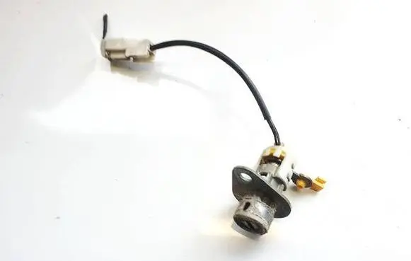 Hyundai Trajet Front door lock (next to the handle) 