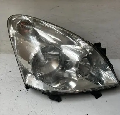 Toyota Corolla Verso AR10 Headlight/headlamp 0683