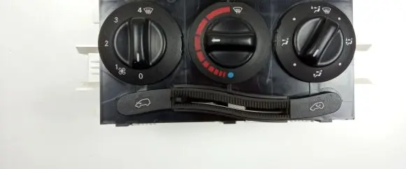 Mercedes-Benz A W168 Climate control unit 1688300385 M1916