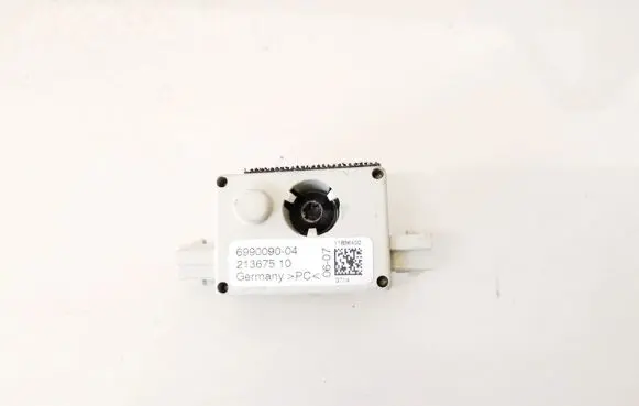 BMW 3 E90 E91 Antenna control unit 21367510 6990090-04