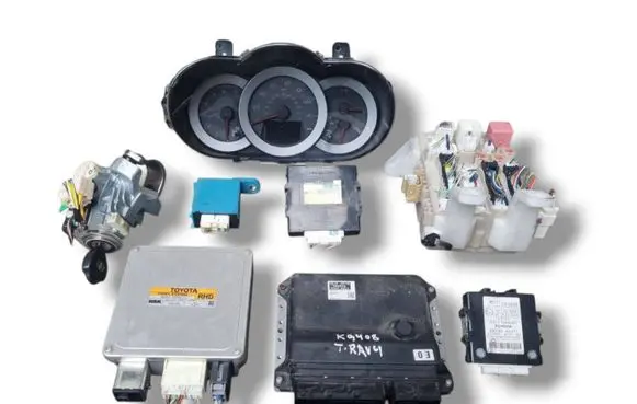 Toyota RAV 4 (XA30) Engine ECU kit and lock set 175800-9461 89661-42C11