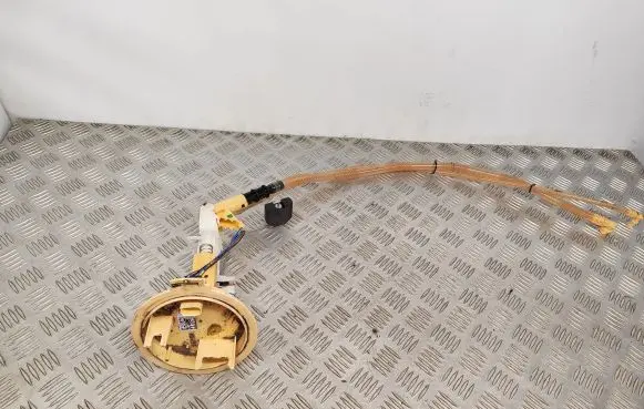 Volkswagen PASSAT B8 Fuel level sensor 3Q0919673H