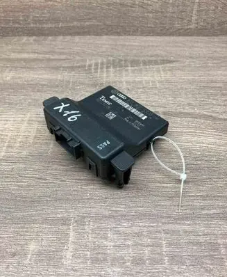 Audi A3 S3 8P Gateway control module 1K0907530D