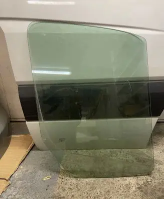 Mercedes-Benz Sprinter W906 Front door window/glass (coupe) XXX