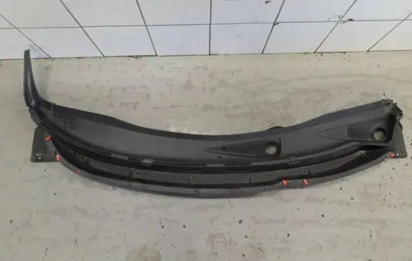 Nissan Micra Wiper trim
